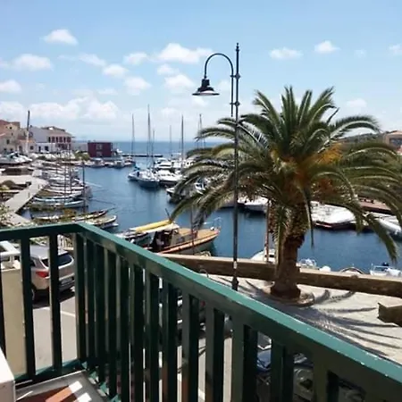 Casetta Sul Porticciolo בית נופש